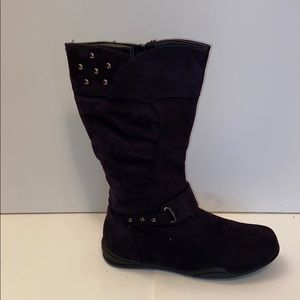 Women’s black velvet winter boots